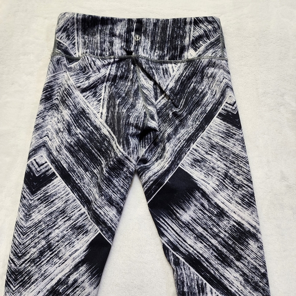 Lululemon Women's Wunder Under Crop Heat Wave Black White Size 6 - Picture 8 of 9